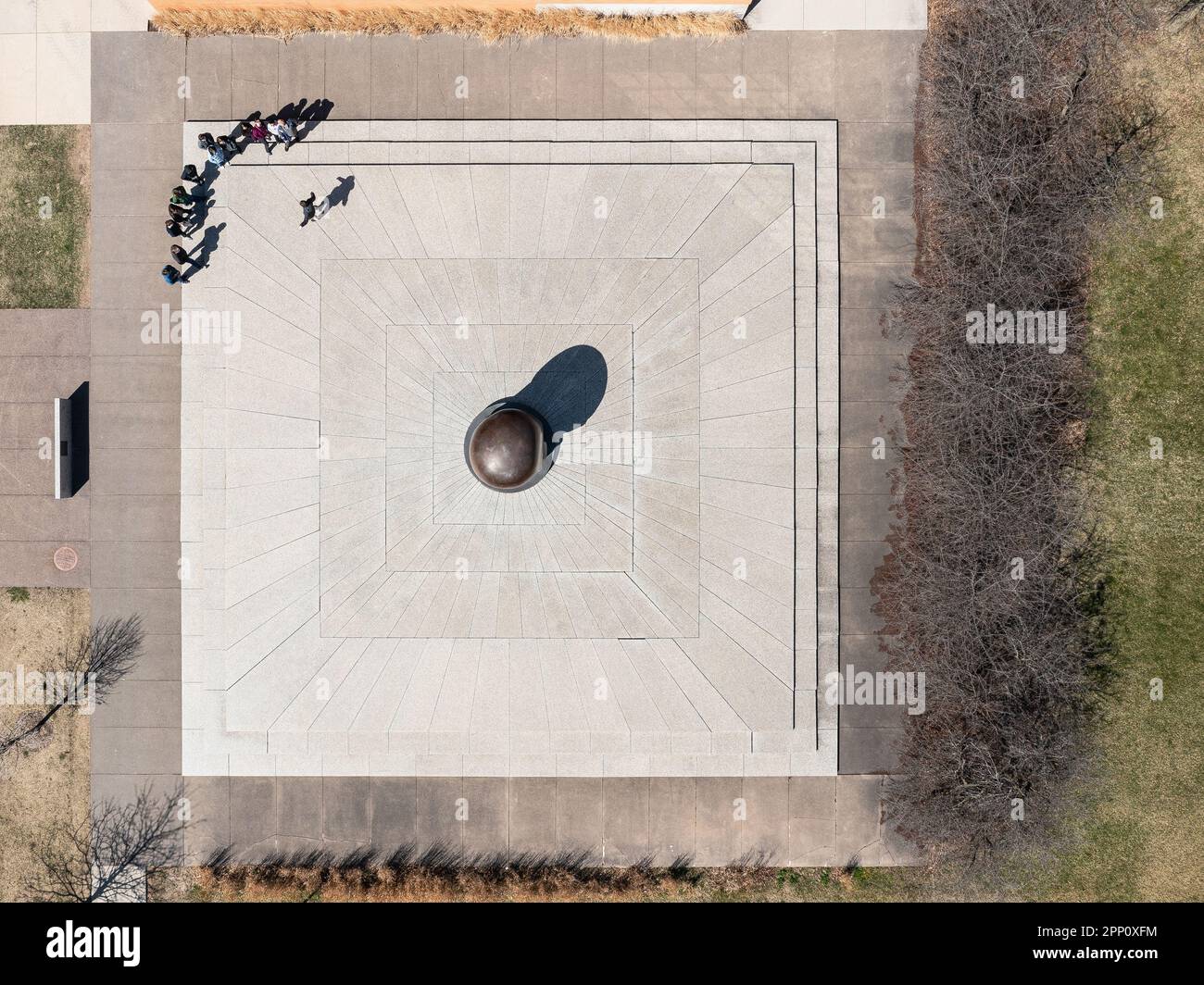 Vue aérienne de la sculpture sur l'énergie nucléaire de Henry Moore Banque D'Images