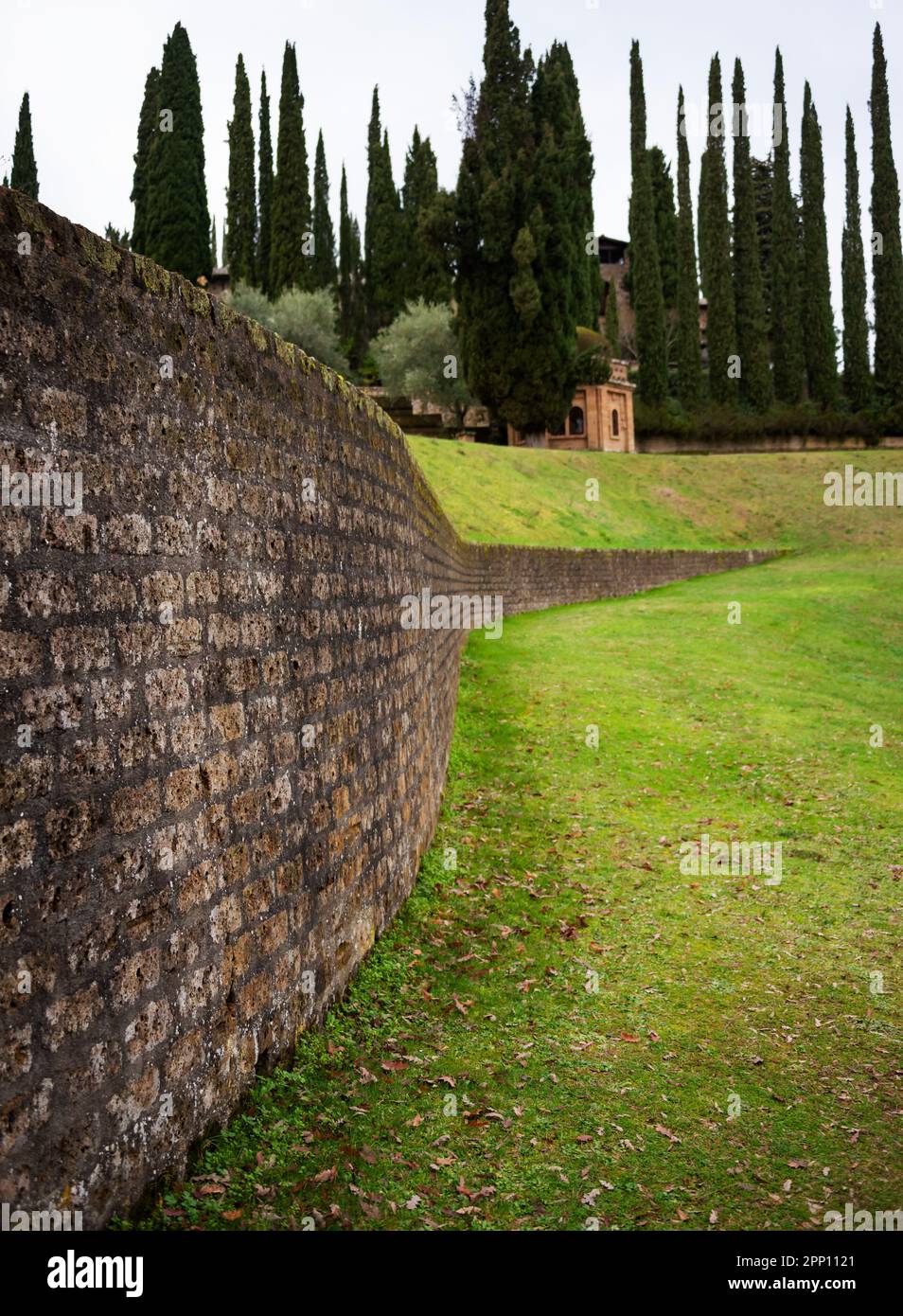 Vieux mur de pierre en perspective Banque D'Images