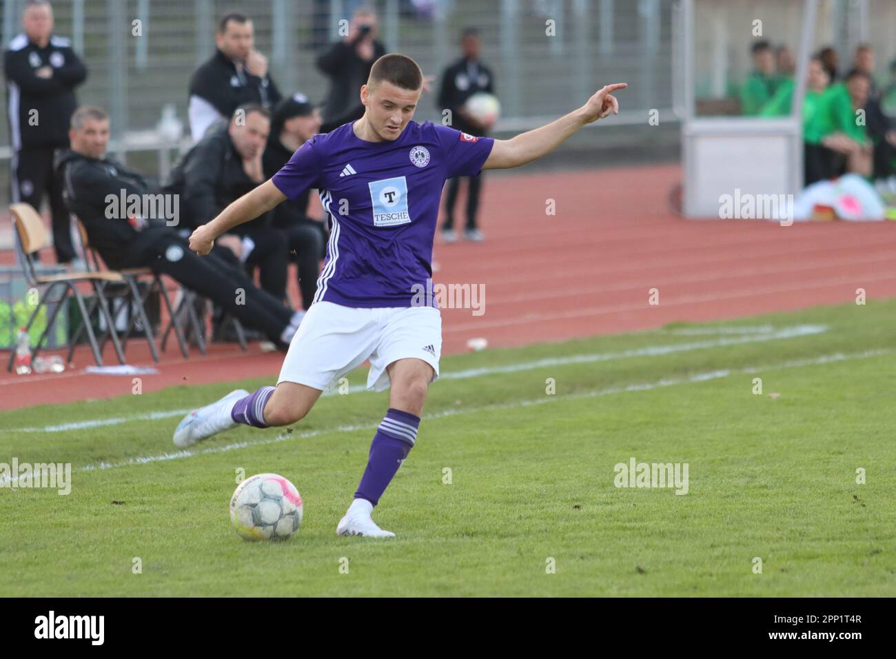 Berlin, Allemagne, 21, avril 2023. SAFA Yildirim de tennis Borussia Berlin  passe le ballon pendant le match entre tennis Borussia Berlin vs BSG Chemie  Leipzig, Regionaliga Nordost, Round 29. Crédit: Fabideciria Photo Stock -  Alamy