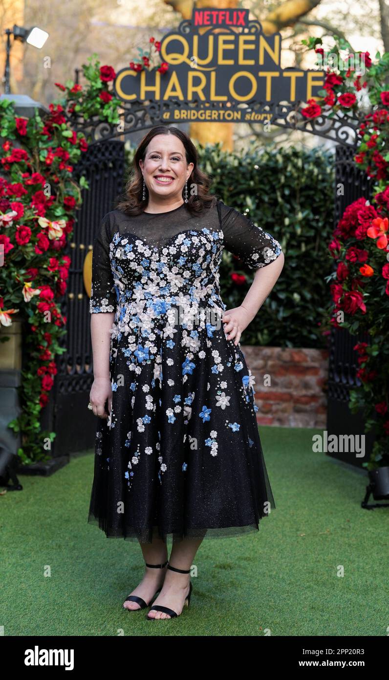 L'auteur Julia Quinn participe à la première mondiale de l'émission Netflix 'Queen Charlotte A