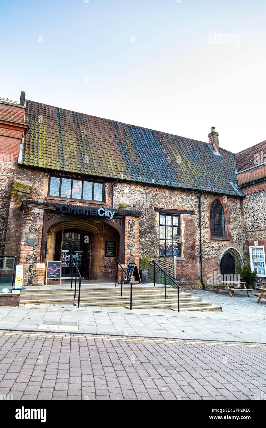 Cinéma City Picturehouse cinéma à l'intérieur de bâtiments médiévaux restaurés, Norwich, Norfolk, Angleterre, Royaume-Uni Banque D'Images