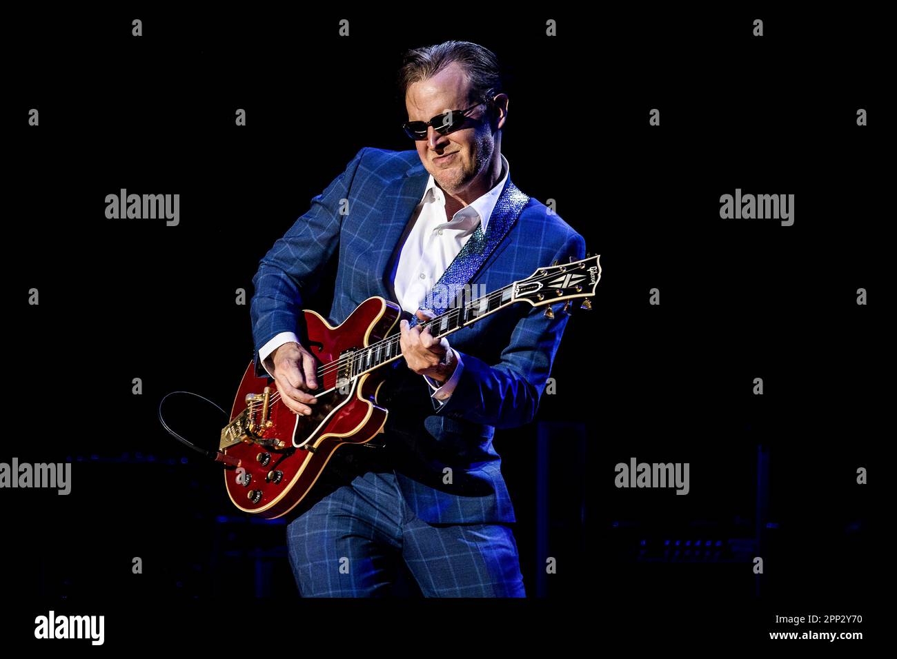 Joe Bonamassa en direct sur scène à Oslo le 21 avril 2023 Banque D'Images