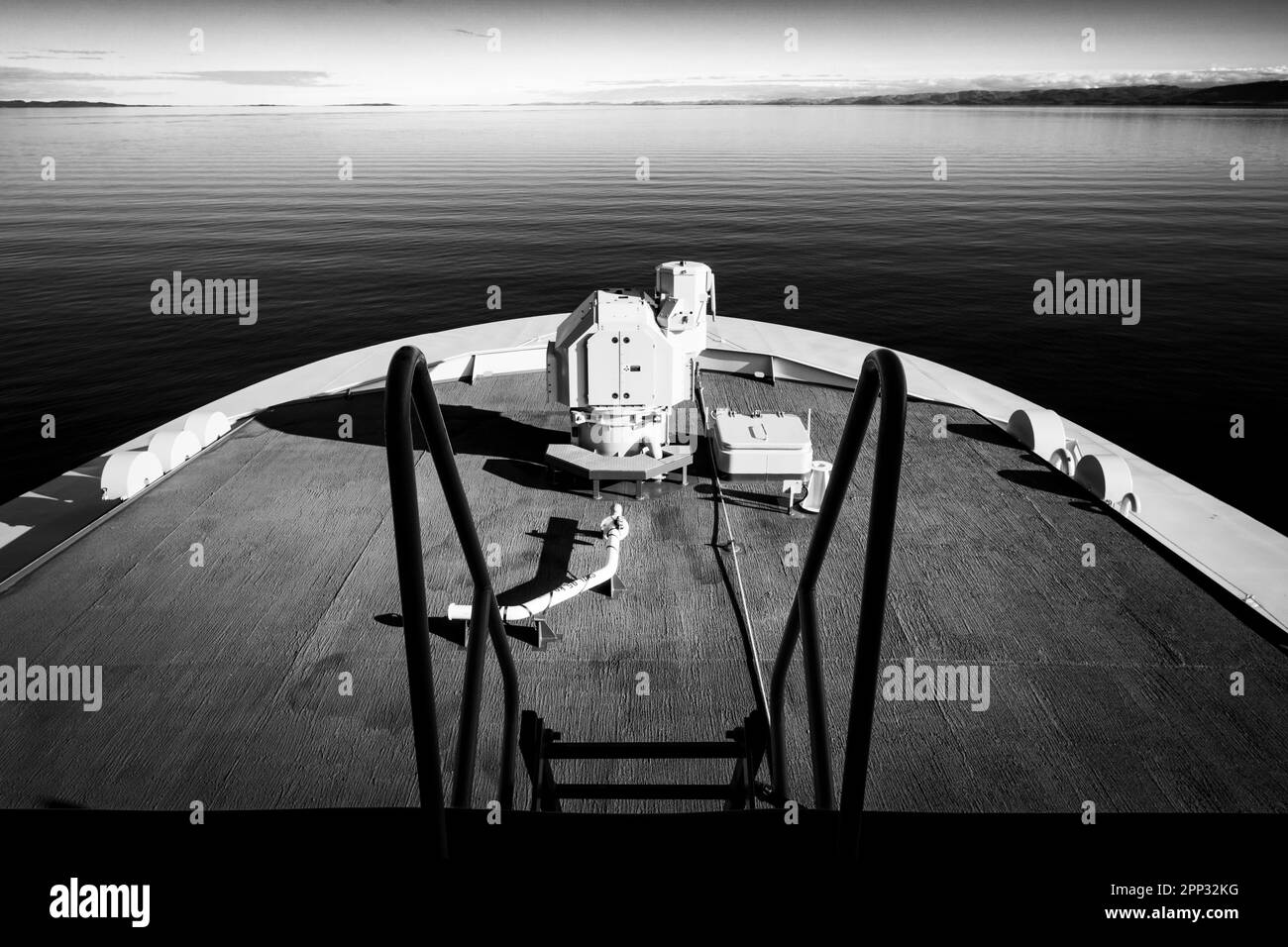 Vue depuis le pont du NCSM Margaret Brooke, dans la baie de Baffin, au cours de l’opération Nanook 2022. Banque D'Images