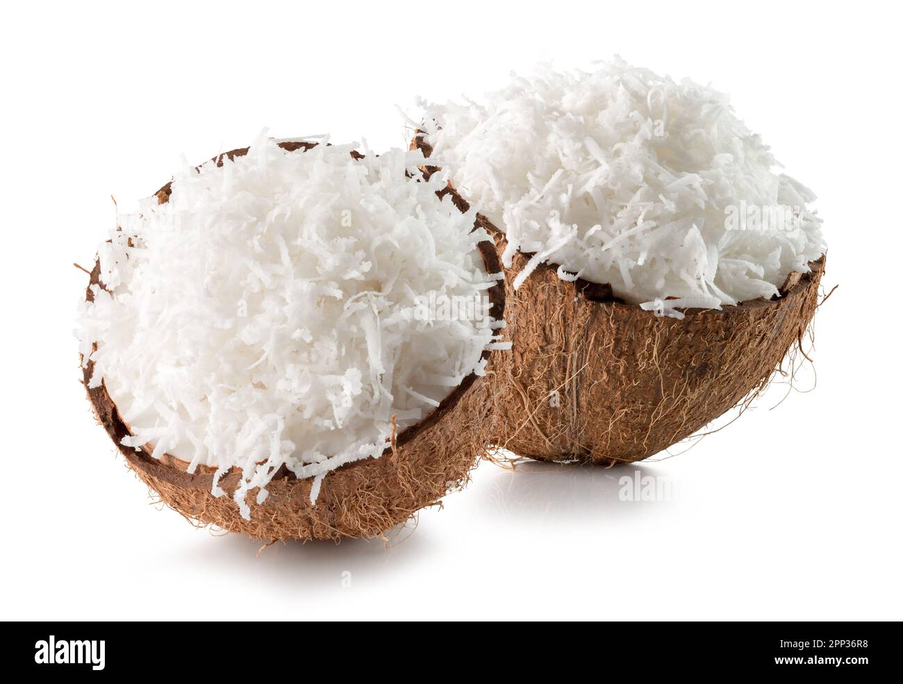 flocons de noix de coco isolés sur fond blanc. Banque D'Images