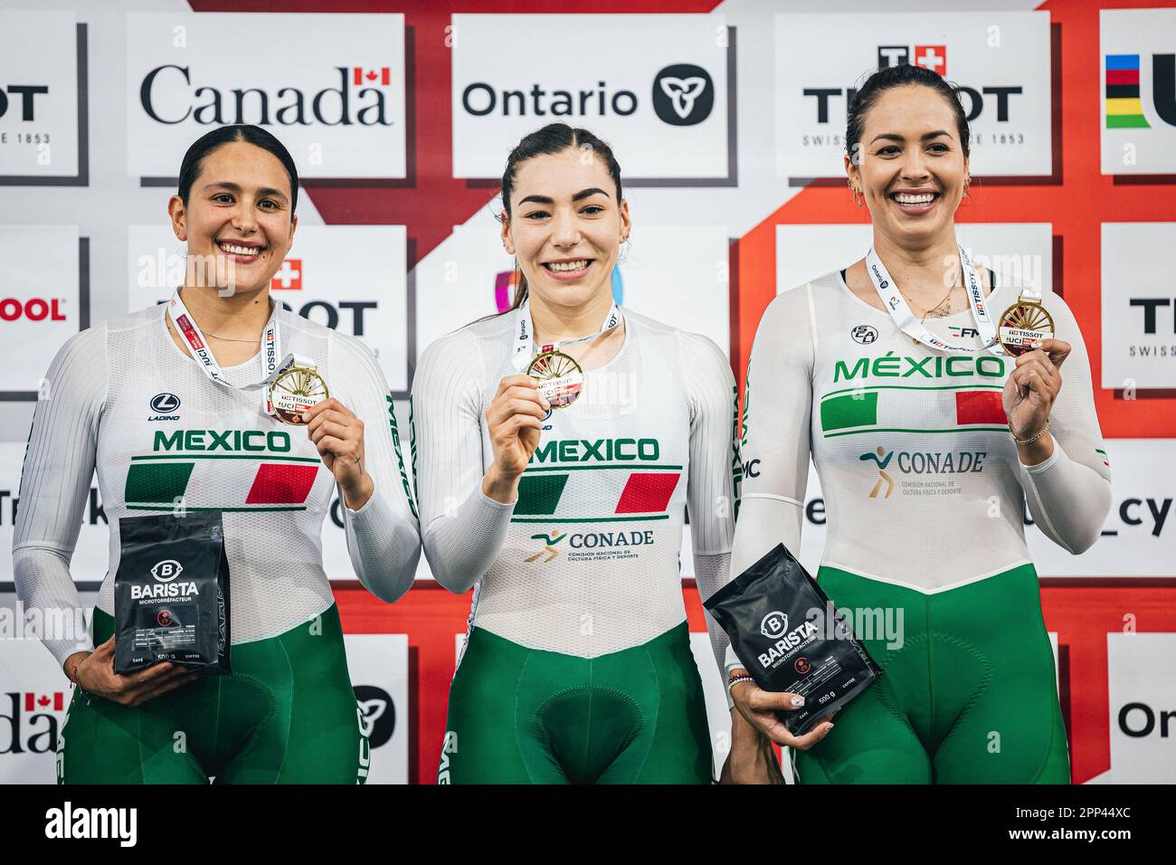 Ontario, Canada. 21st avril 2023. Photo par Alex Whitehead/SWpix.com - 21/04/2023 - Cyclisme - Tissot UCI Track Nations Cup, Round 3: Milton - Mattamy National Cycling Centre, Ontario, Canada - Women’s Team Sprint final Podium - Jessica Salazar Valles, Luz Daniela Gaxiola Gonzalez, Yuli Verdugo Osuna crédit: SWpix/Alamy Live News Banque D'Images