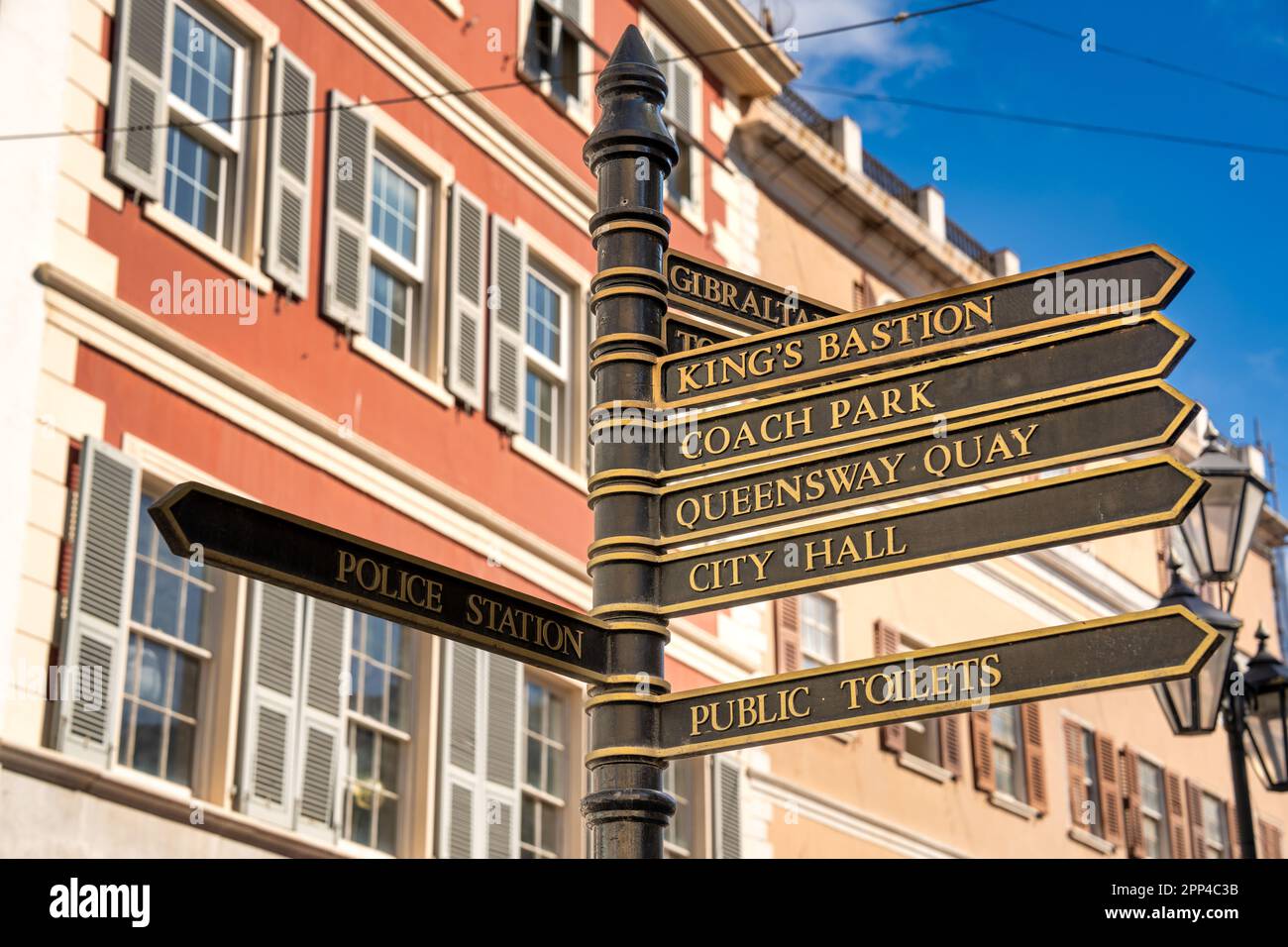 Panneaux indiquant la rue de Gibraltar et les points d'intérêt. Banque D'Images