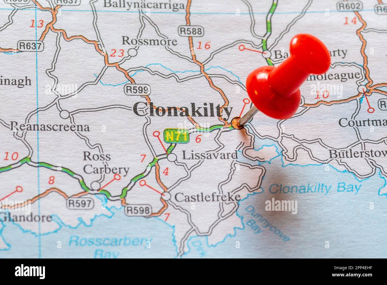 PIN sur la carte de marquage Clonakilty, Irlande. Banque D'Images PIN sur la carte de marquage Clonakilty, Irlande. Banque D'Images
