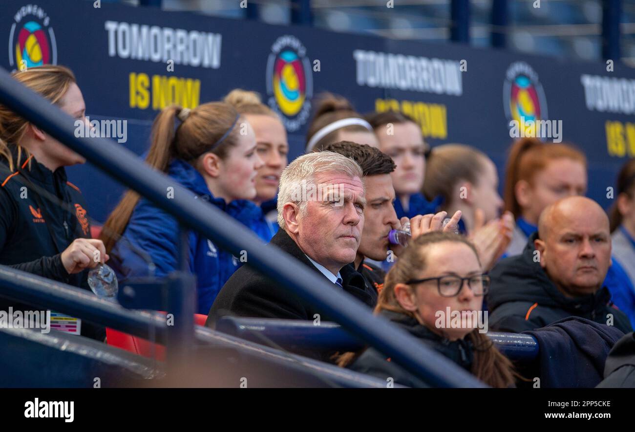 22nd avril 2023 ; Hampden Park, Glasgow, Écosse : demi-finale de football de la coupe écossaise des femmes, WFC des Rangers contre WFC de Motherwell ; Malky Thomson, responsable des Rangers femmes dans le domaine technique Banque D'Images