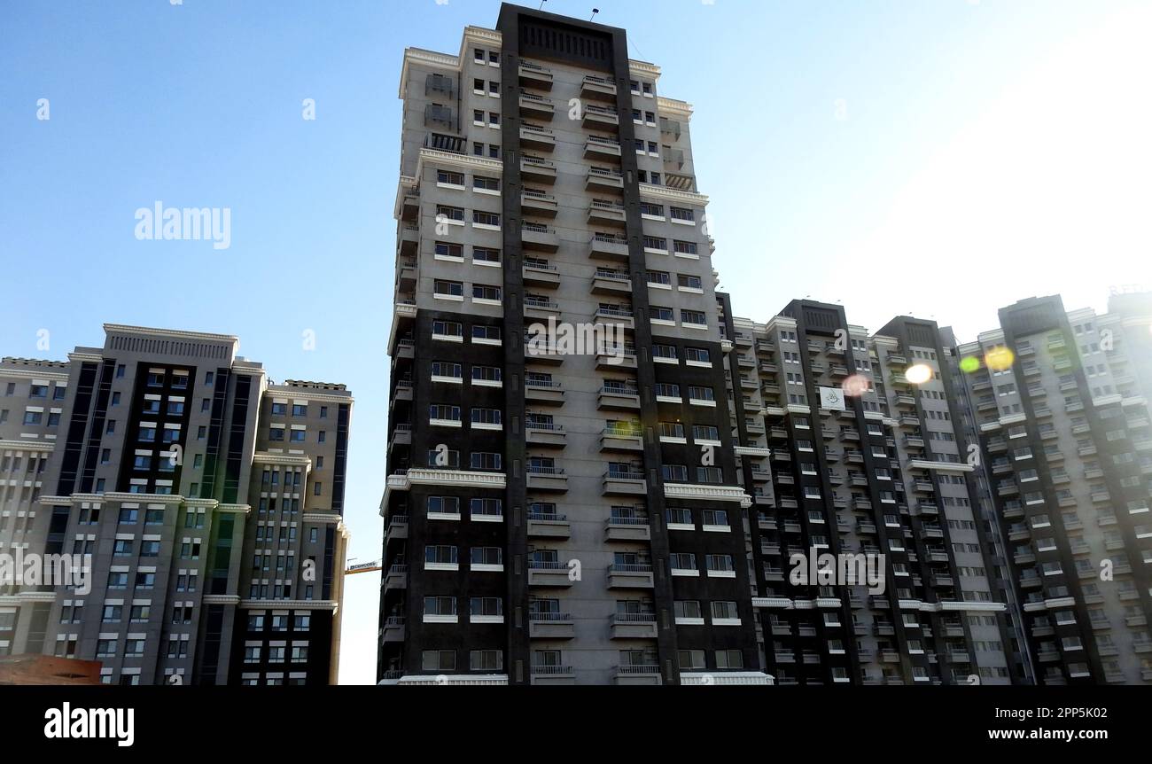 Le Caire, Egypte, 16 avril 2023: Appartements résidentiels nouvellement construits en Egypte dans le nouveau projet immobilier et développement du triangle de Maspero au Nil Banque D'Images
