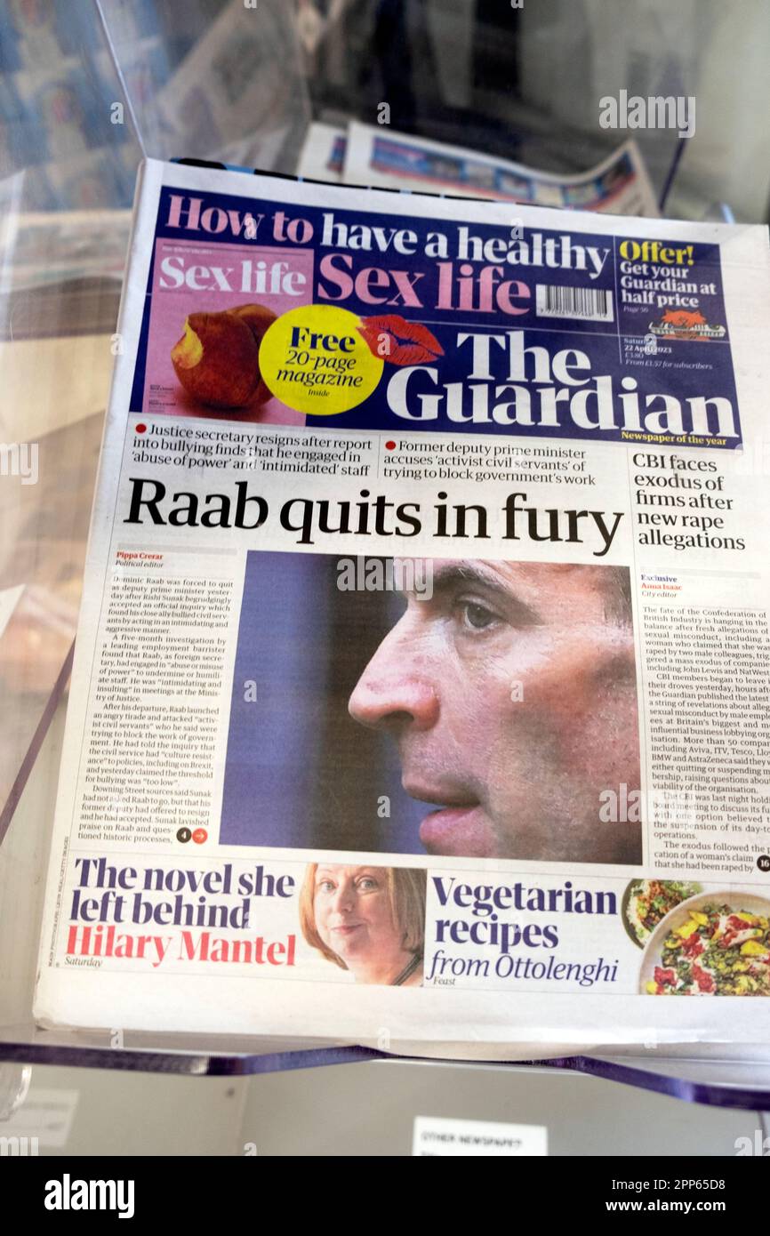 Le vice-premier ministre Dominic 'Raab quits in fury' Guardian journal titre première page le 22 avril 2023 Londres Royaume-Uni Banque D'Images