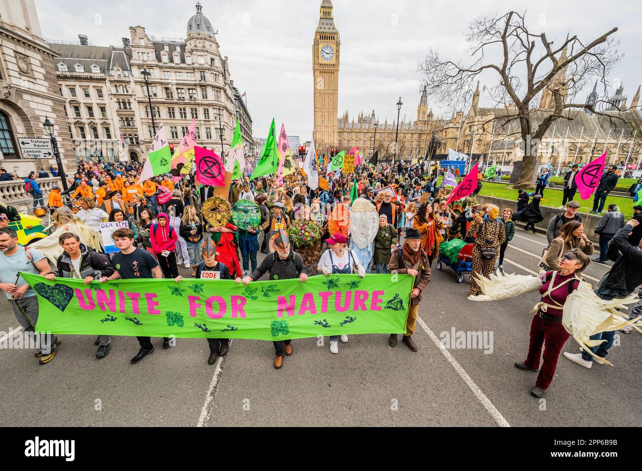 Londres, Royaume-Uni. 22nd avril 2023. Extinction la rébellion la poursuit Big One, Unite to survive, action autour de la place du Parlement et de Westminster. Crédit : Guy Bell/Alay Live News Banque D'Images