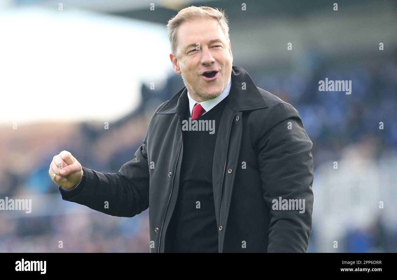 Hartlepool, Royaume-Uni. 22nd avril 2023.Scott Lindsey, directeur de la ville de Crawley, célèbre à plein temps le match de la Sky Bet League 2 entre Hartlepool United et Crawley Town à Victoria Park, Hartlepool, le samedi 22nd avril 2023. (Photo : Michael Driver | MI News) Credit : MI News & Sport /Alay Live News Banque D'Images