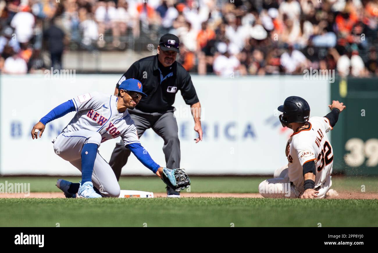 San Francisco, États-Unis. 22 avril 2023 San Francisco CA, États-Unis Francisco Lindor (12) joue à la deuxième base lors du match MLB entre les New York mets et les San Francisco Giants. Les Giants ont battu New York 7-4 à Oracle Park San Francisco en Californie. Thurman James/CSM crédit: CAL Sport Media/Alay Live News Banque D'Images