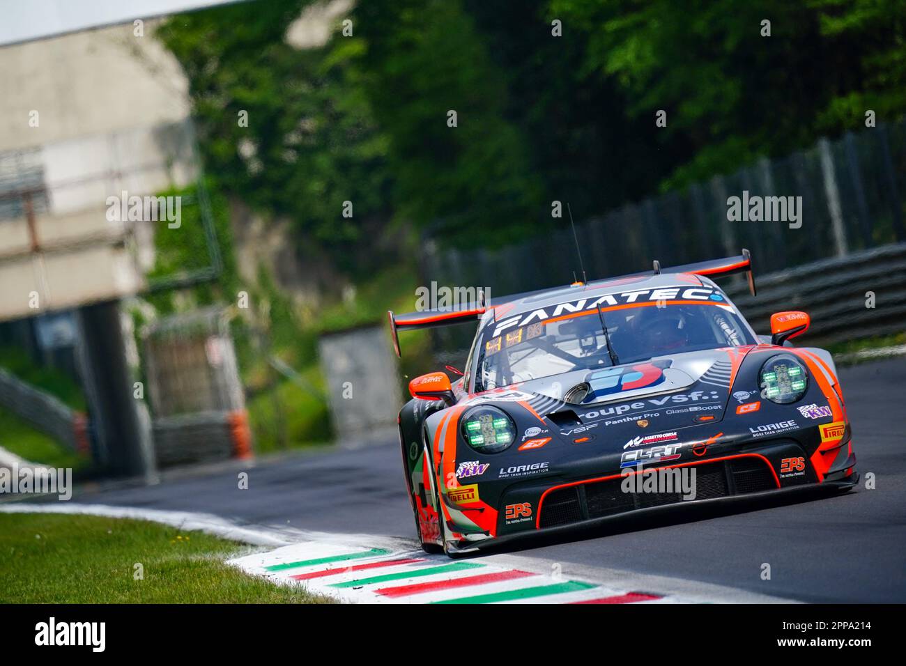 Monza, Italie. 23rd avril 2023. La Porsche 911 GT3 R CLRT #44 (992) de Clément MATEU, Steven PALETTE et Hugo CHEVALIER (BRONZE) lors du Fanatec GT World Challenge Europe à Autodromo di Monza sur 22 avril 2023 à Monza, en Italie. Credit: Luca Rossini/E-Mage/Alamy Live News Banque D'Images