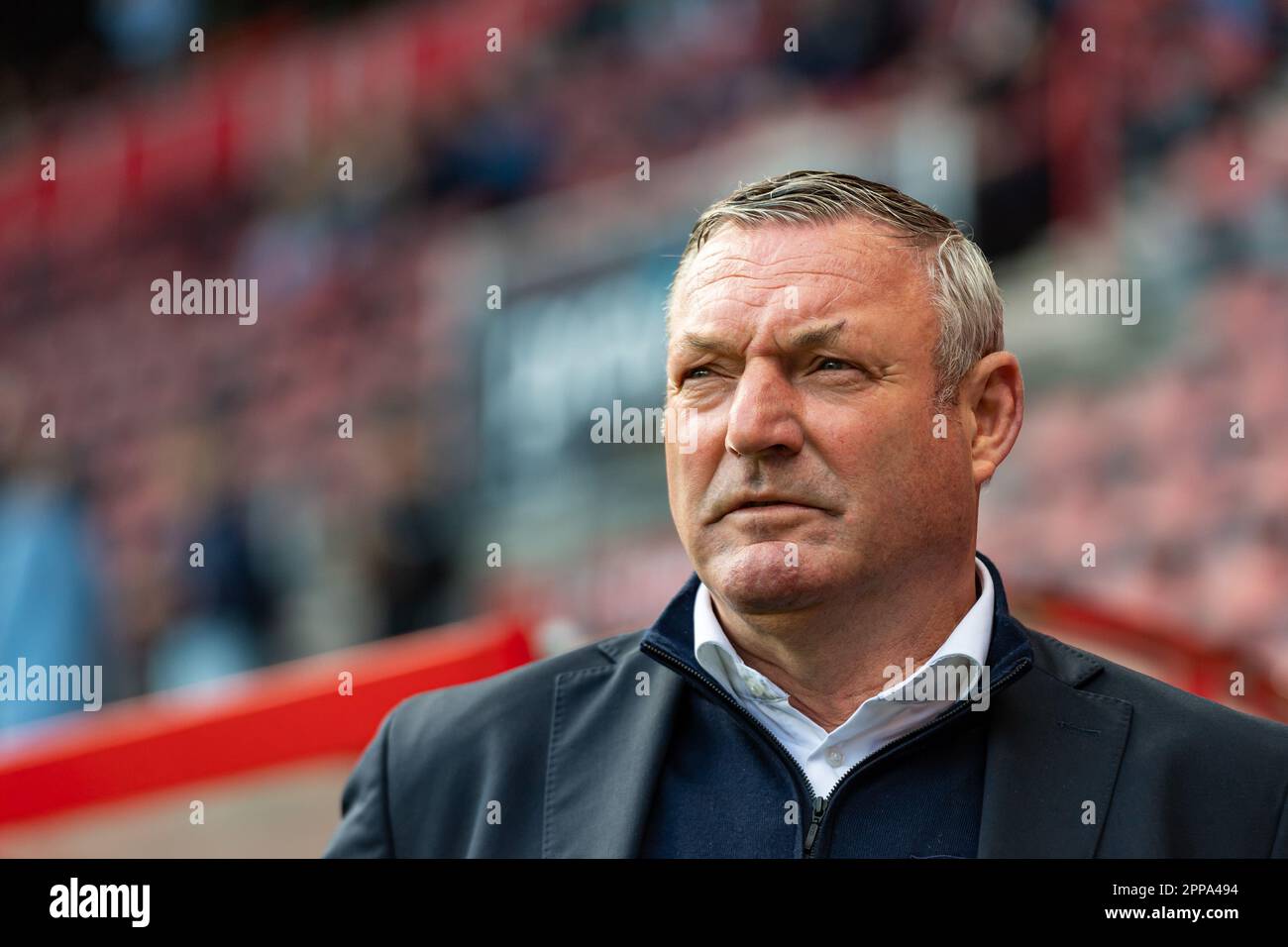 Enschede, pays-Bas. 23rd avril 2023. ENSCHEDE, Stade Grolsch Veste, 23-04-2023, saison 2022/2023, football néerlandais Eredivisie. FC Twente entraîneur Ron Jans pendant le match Twente - Sparta (photo par Pro Shots/Sipa USA) crédit: SIPA US/Alay Live News Banque D'Images
