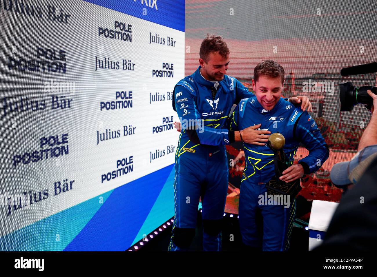 Berlin, Allemagne. 23rd avril 2023. 4/23/2023 - Nico Muller, ABT CUPRA Formula E TeamRobin Frijns, ABT CUPRA Formula E Team Celebrate, 1st positions, 2nd positions, Pole position pendant la Formule E Round 8 - Berlin E-Prix à Berlin, Allemagne. (Photo de Sam Bloxham/Motorsport Images/Sipa USA) crédit: SIPA USA/Alay Live News Banque D'Images