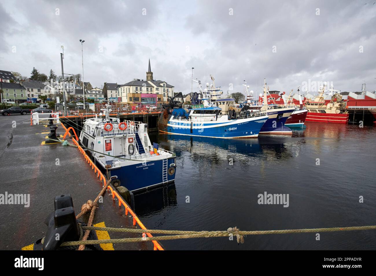bateaux de pêche dans le comté du port de killybegs, donegal, république d'irlande Banque D'Images