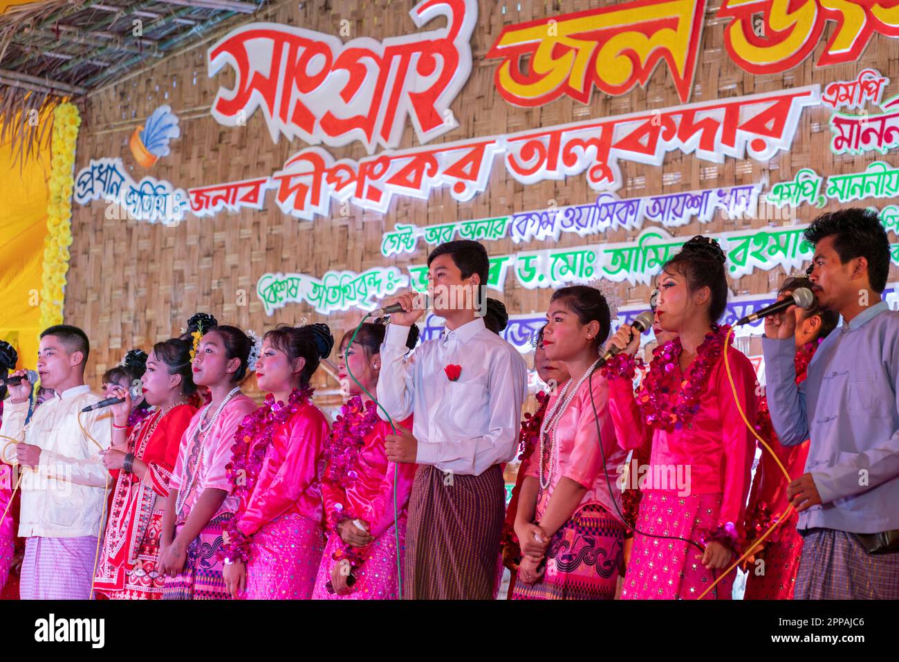 Festival de l'eau traditionnelle (Sangrai) à Chittagong Hill Tracts, Bangladesh Banque D'Images
