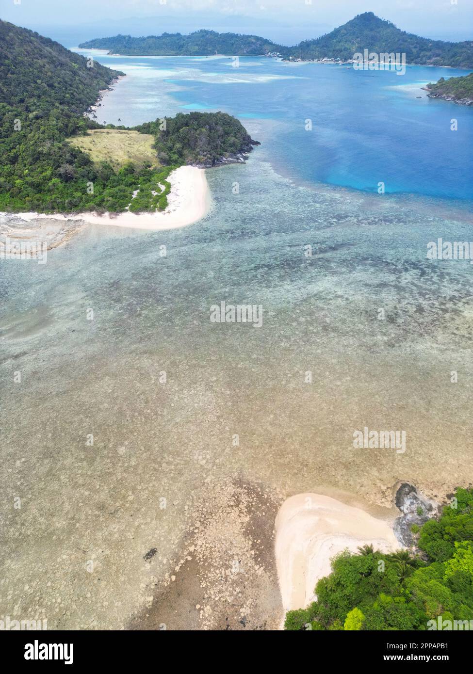 Indonésie Arambas Islands - Drone View Telaga Island côte avec plage Banque D'Images