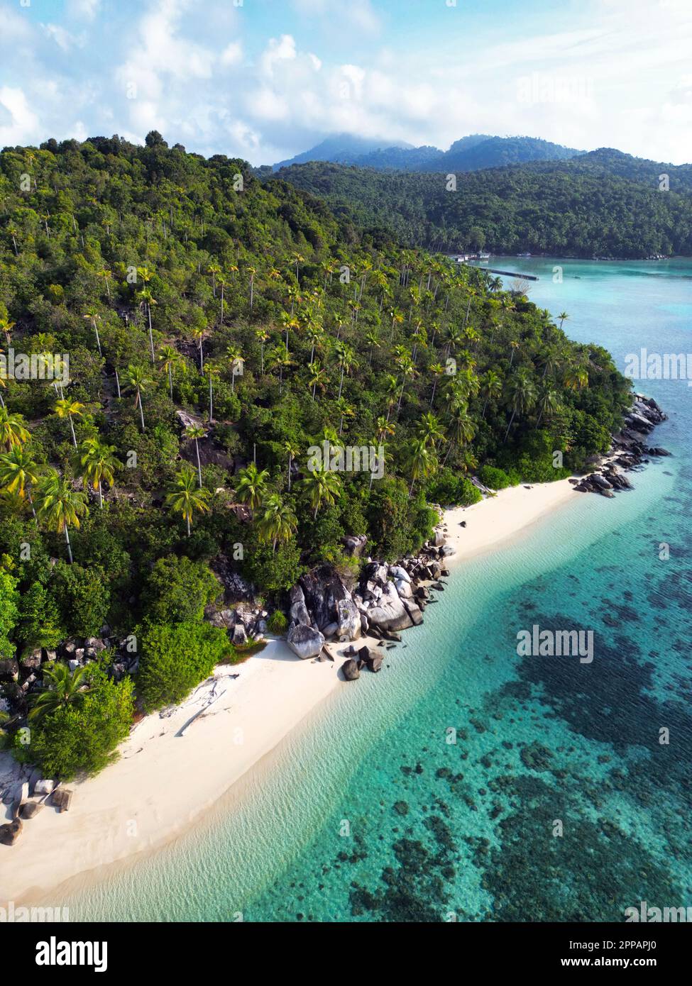 Indonésie Arambas Islands - Drone View Telaga Island côte avec plage Banque D'Images