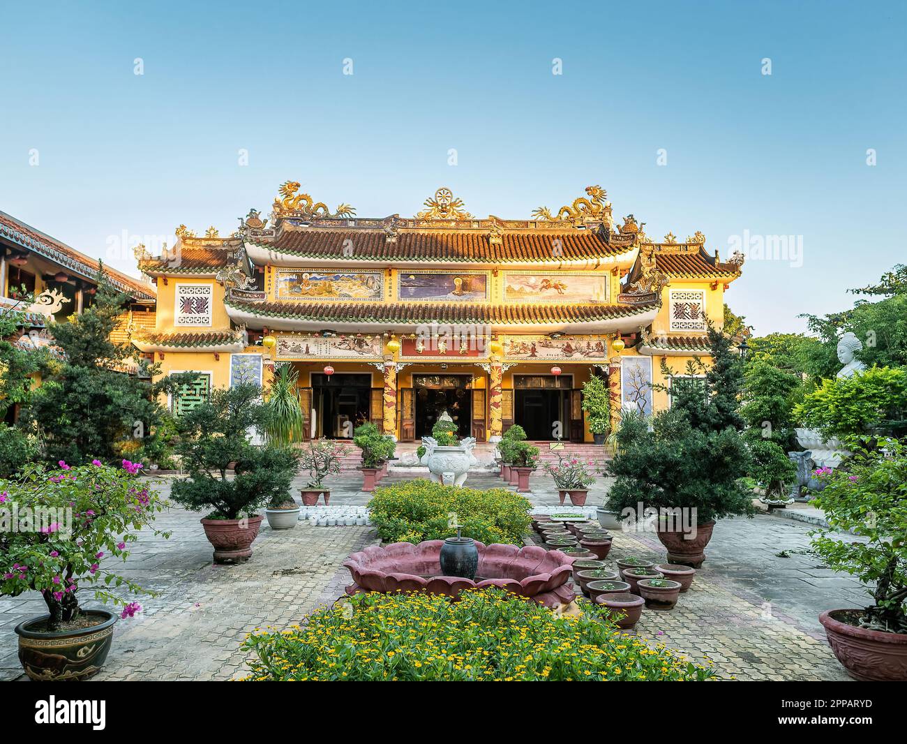 Le temple de Phap Bao à Hoi an, province de Quang Nam, Vietnam. La vieille ville de Hoi an est un site classé au patrimoine mondial, et célèbre pour son bâtiment bien conservé Banque D'Images