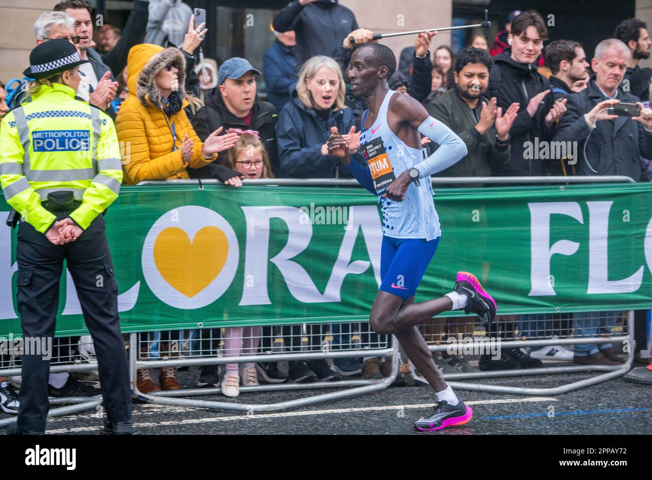 Londres, Royaume-Uni. 23 avril 2023. KELVIN KIPTUM( KEN) en course au TCS London Marathon. Credit: amer ghazzal / Alamy Live News Banque D'Images