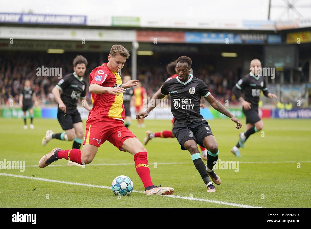 DEVENTER Lr Evert Linthorst De Go Ahead Eagles Umaro Embalo De Fortuna Sittard Pendant Le