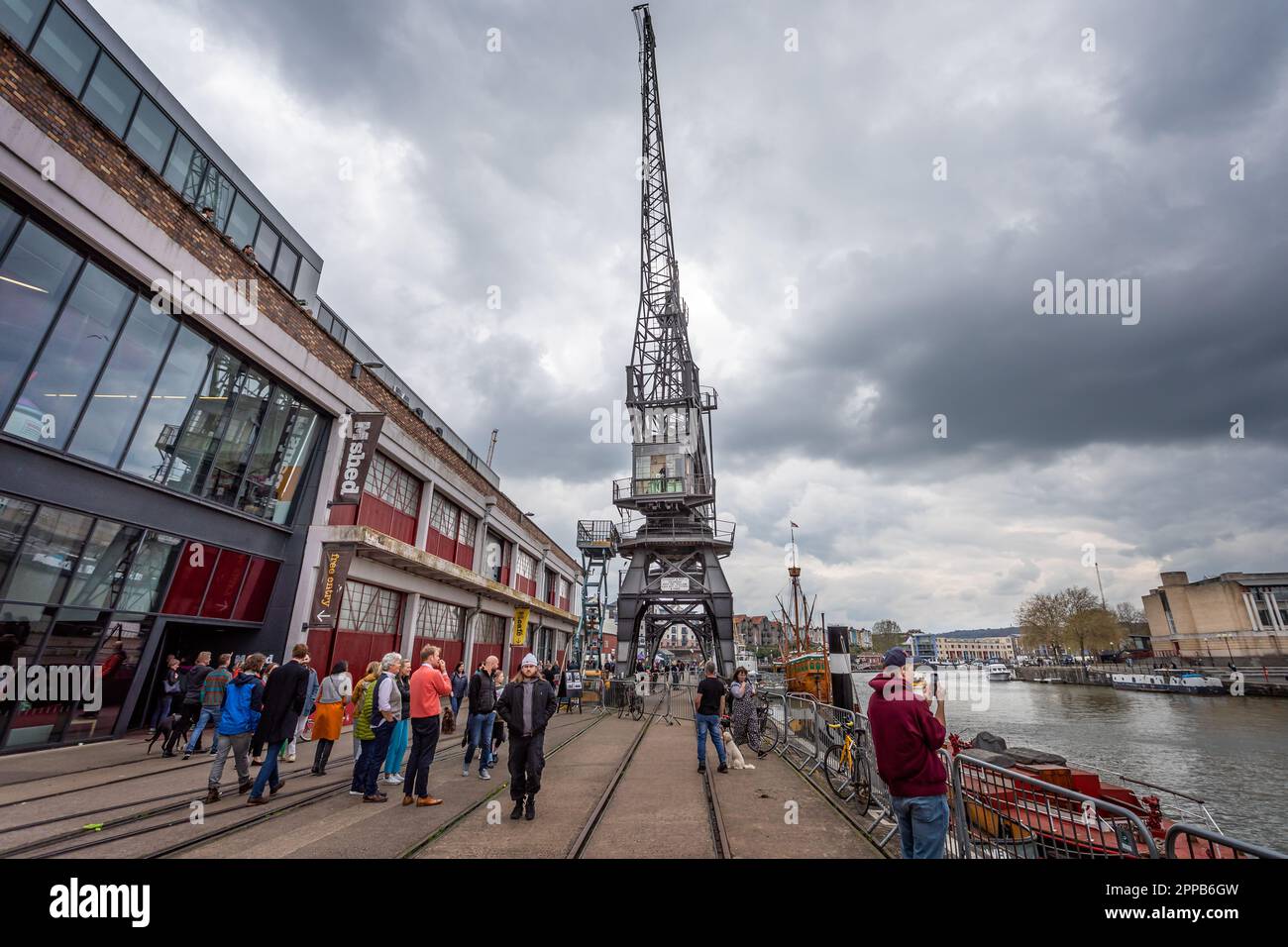 Grue électrique historique au quai flottant de Bristol Harports à Bristol, Avon, Royaume-Uni, le 22 avril 2023 Banque D'Images