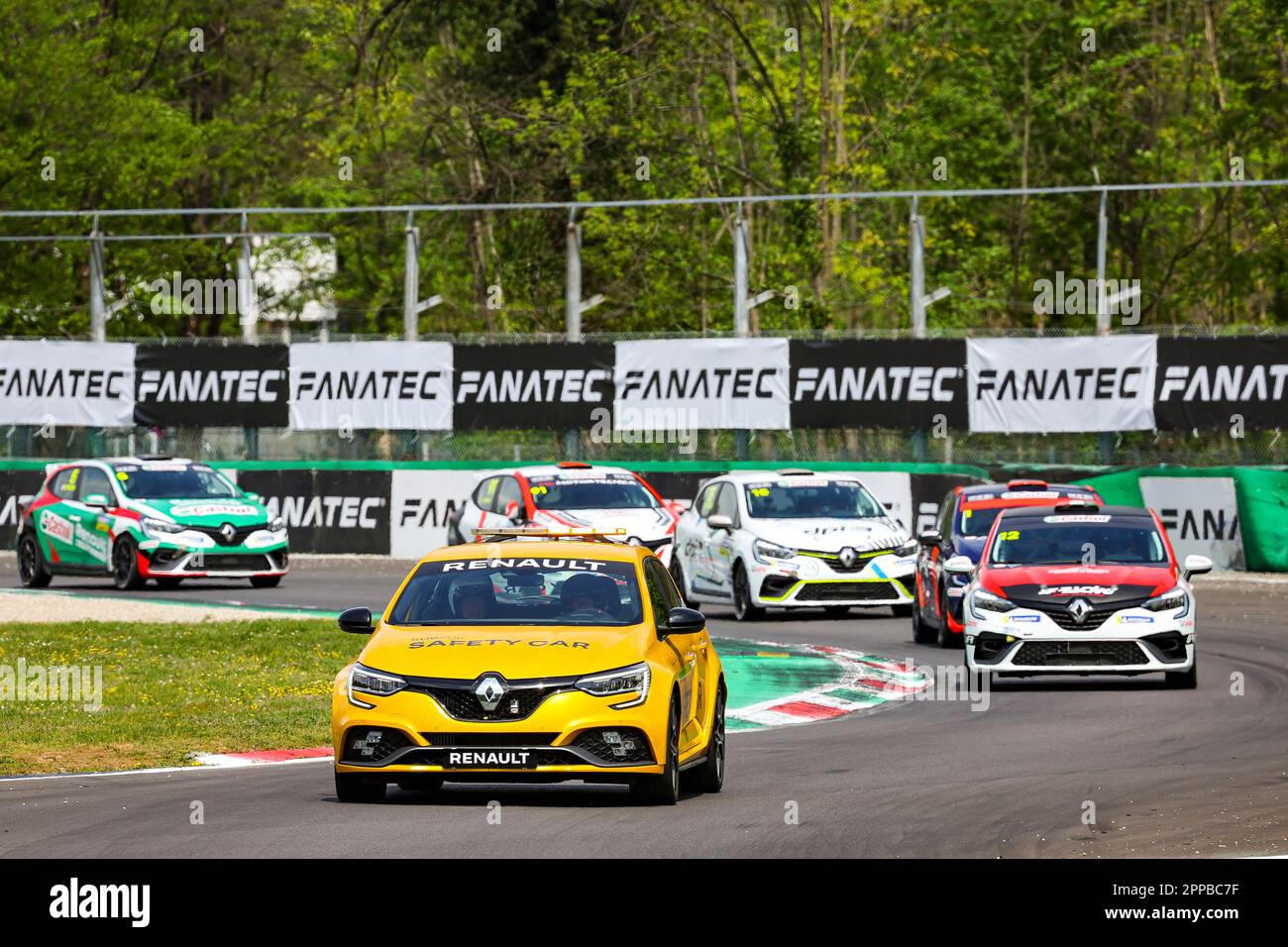 Monza, Italie. 23rd avril 2023. l'action de voiture de sécurité, lors de la ronde 2nd de la Clio Cup Europe 2023, de 21 avril à 23, 2023 sur l'Autodromo Nazionale di Monza, à Monza, Italie - photo Grégory Lenormand/DPPI crédit: DPPI Media/Alamy Live News crédit: DPPI Media/Alamy Live News Banque D'Images