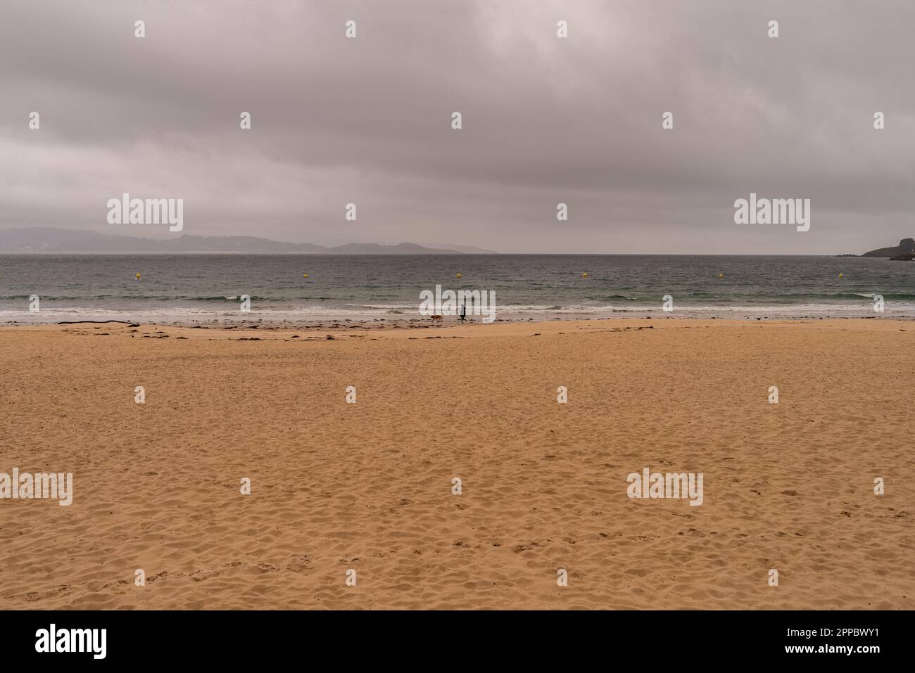 sanxenxo, pontevedra, espagne. 23th avril 2023. Dans cette deuxième course de la coupe nationale est revenu à être en 1st position le bateau de l'émérite roi d'espagne D. Juan Carlos I que aujourd'hui comme hier n'a pas été embarqué avec le reste de son équipage du navire Bribon. Crédit : Xan/Alamy Live News/Alamy Live News Banque D'Images