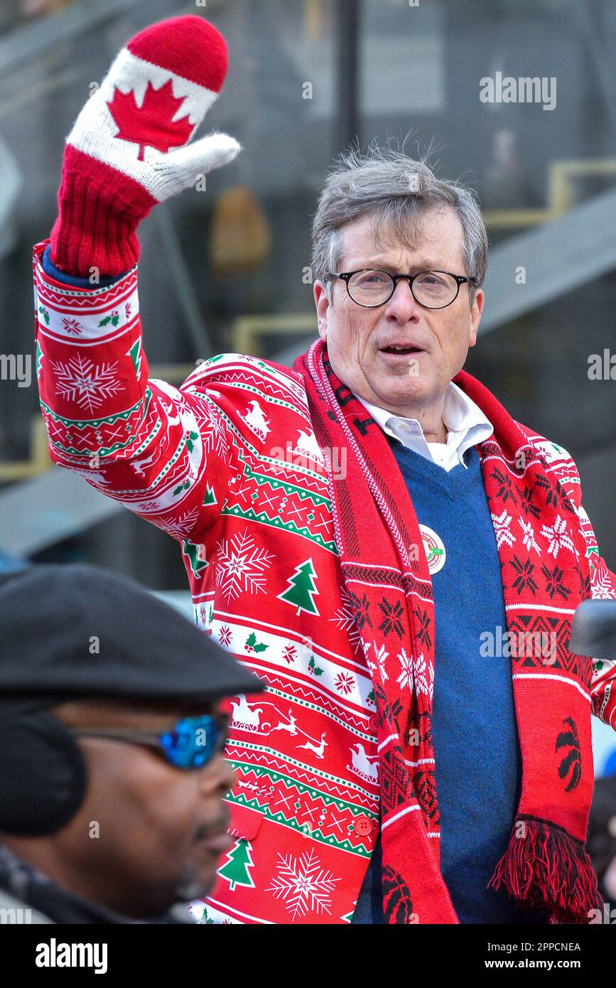 Toronto, ON, Canada – 17 novembre 2019 : le maire de Toronto, John Terry, participe à la parade du Père Noël de Toronto au centre-ville Banque D'Images