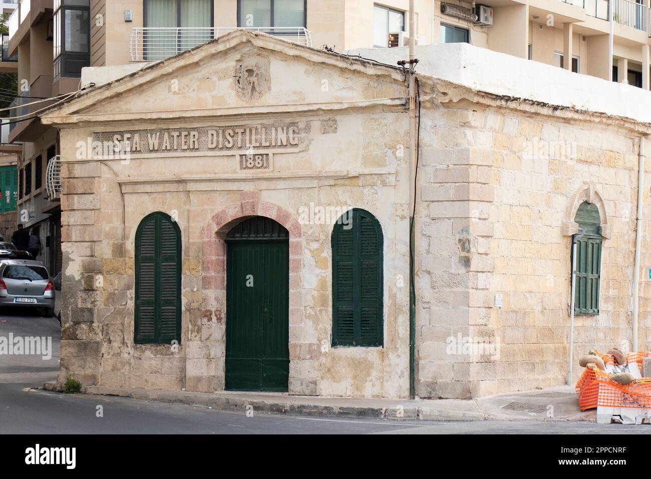 Sliema, Malte - 12 novembre 2022 : usine de désinfection de l'eau de mer, construite à Sliema en 1881 pour fournir de l'eau potable Banque D'Images