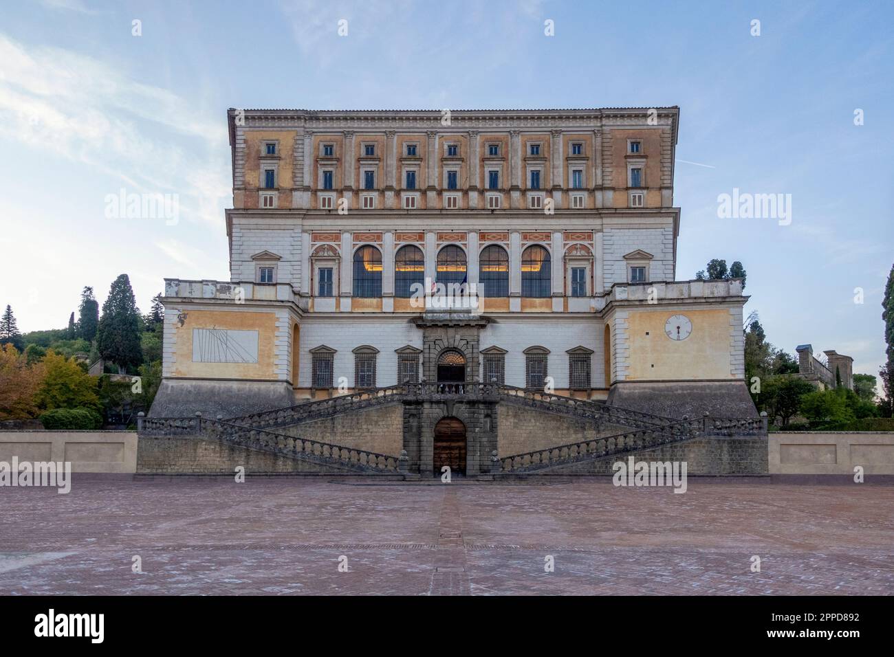 Italie, Latium, Caprarola, façade de la Villa Farnese Banque D'Images
