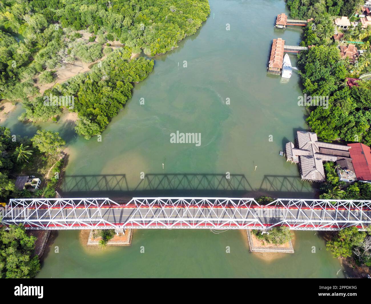 Batam Indonesia - Drone View Pont de Nongsa Pura et terminal de ferry de Nongsapura Banque D'Images