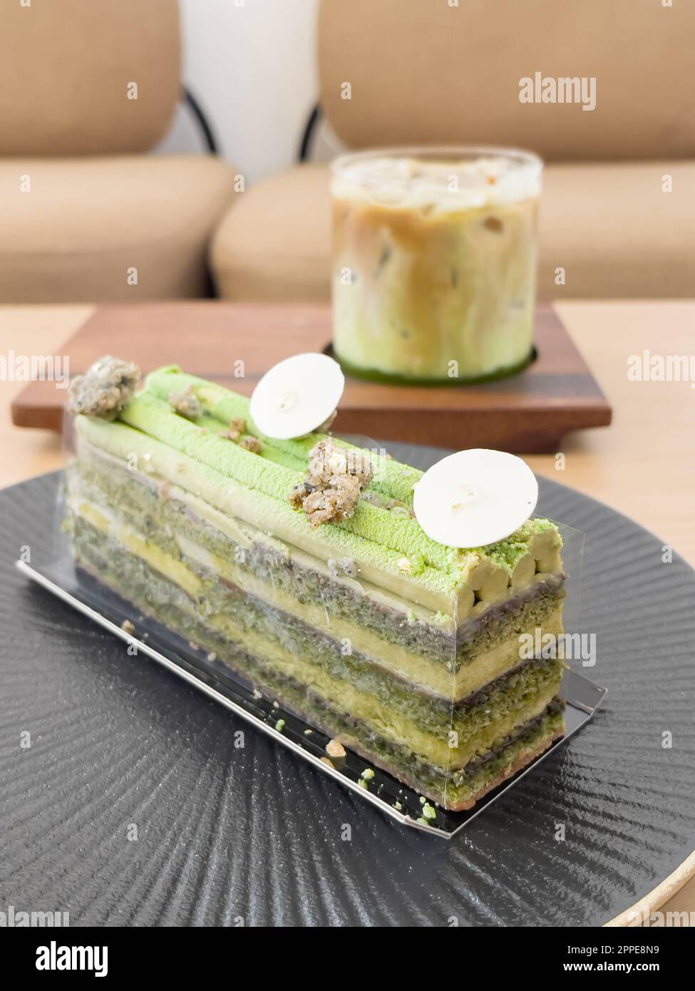 Gâteau d'opéra de pistache de la boulangerie maison, photo de stock Banque D'Images