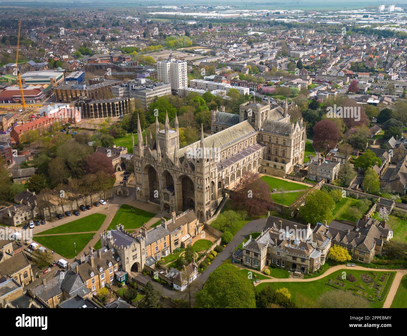 Vue aérienne de l'église de la cathédrale Saint-Pierre, Saint-Paul et Saint-Andrew à Peterborough, Cambridgeshire, Royaume-Uni Banque D'Images