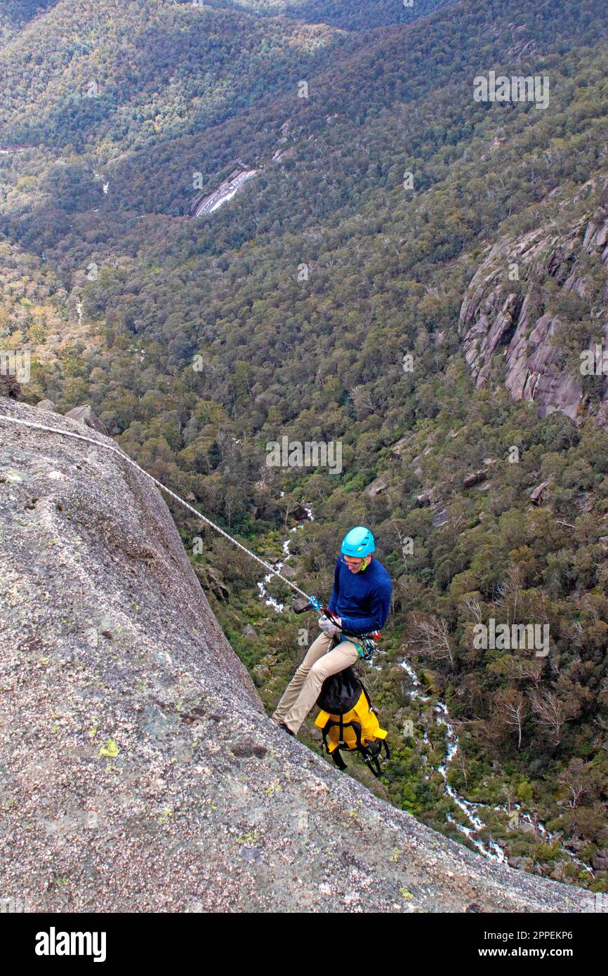 Descente en rappel dans la gorge sur le mont Buffalo Banque D'Images