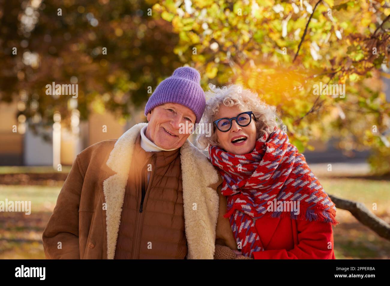 Portrait of senior woman looking at camera Banque D'Images
