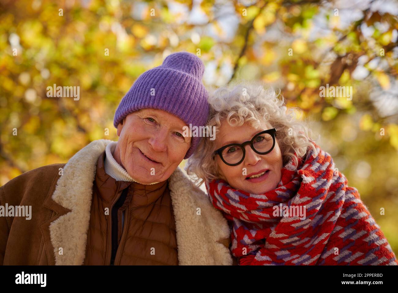 Portrait of senior woman looking at camera Banque D'Images