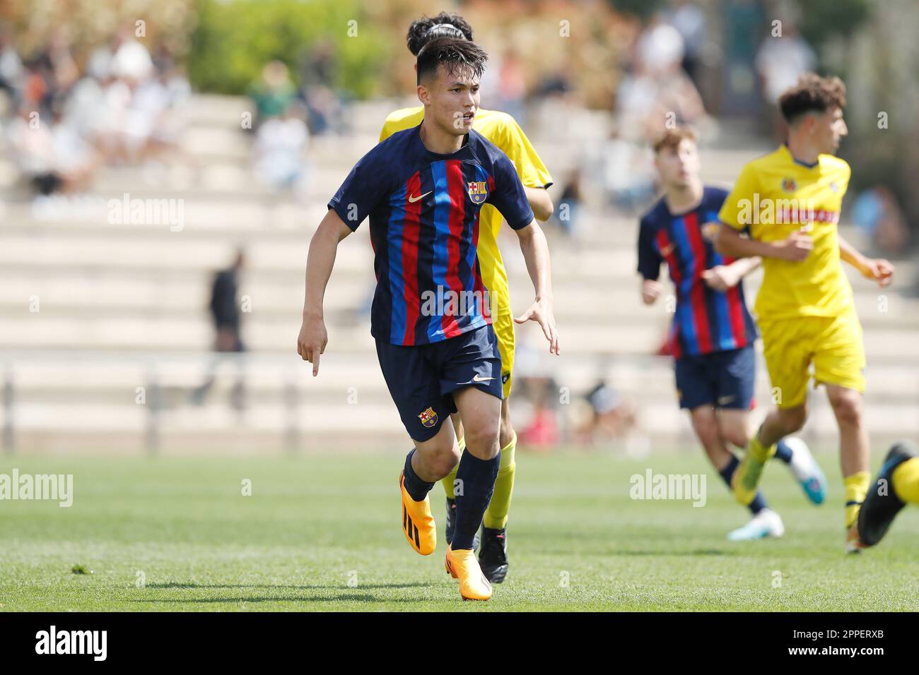 Niko Takahashi Cendagorta (Barcelone), 23 AVRIL 2023 - football : Espagnol 'Liga Nacional Juvenil' Group 7 match entre le FC Barcelona Juvenil B 2-1 Club Escola de Futbol Gava A au Camp de Futbol Ciutat Espotiva Joan Gamper à Barcelone, Espagne. (Photo de Mutsu Kawamori/AFLO) Banque D'Images