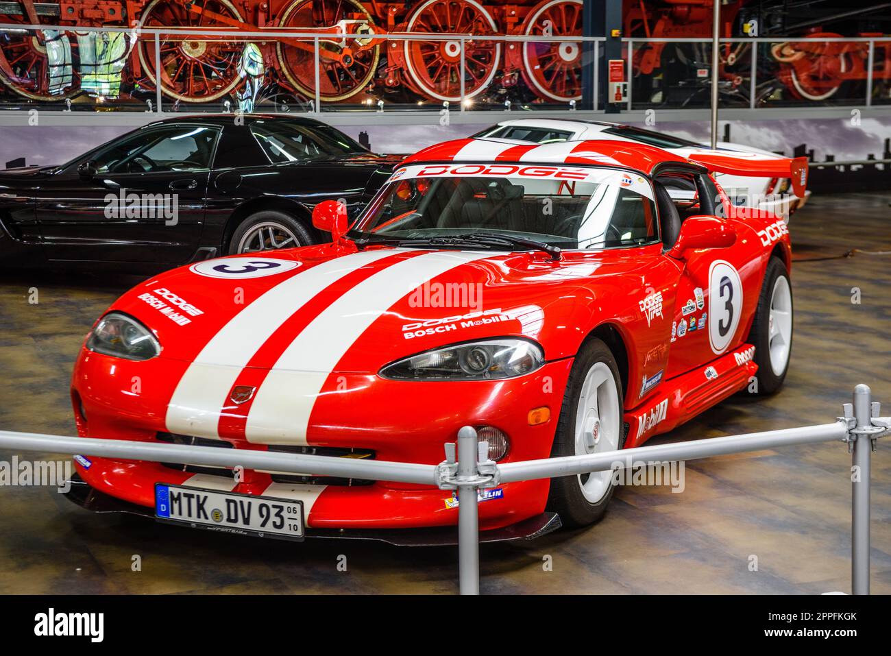 SINSHEIM, ALLEMAGNE - MAI 2022 : Red cabrio roadster Doge Viper RT 10 Banque D'Images