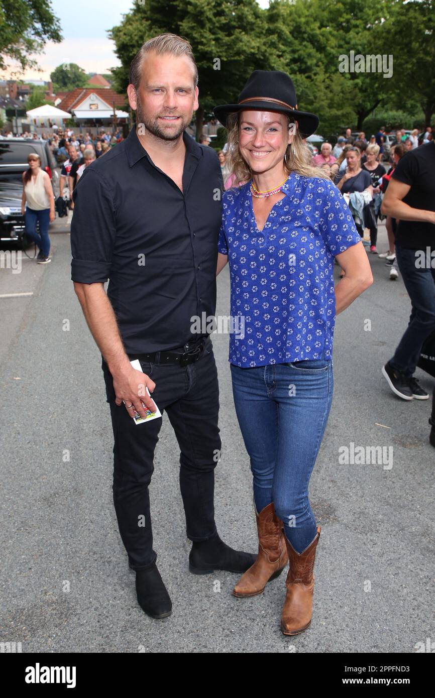 Rhea Harder-Vennewald avec son mari JÃ¶rg Vennewald, première Karl May Festival, Bad Segeberg, 25.06.2022 Banque D'Images