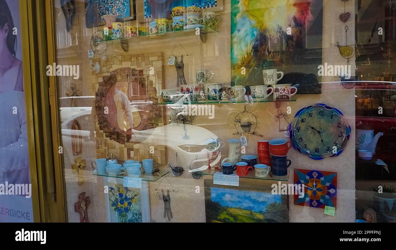 Prague, République Tchèque - 11 mai 2022 : la porte de la boutique de souvenirs de Prague, République Tchèque Banque D'Images