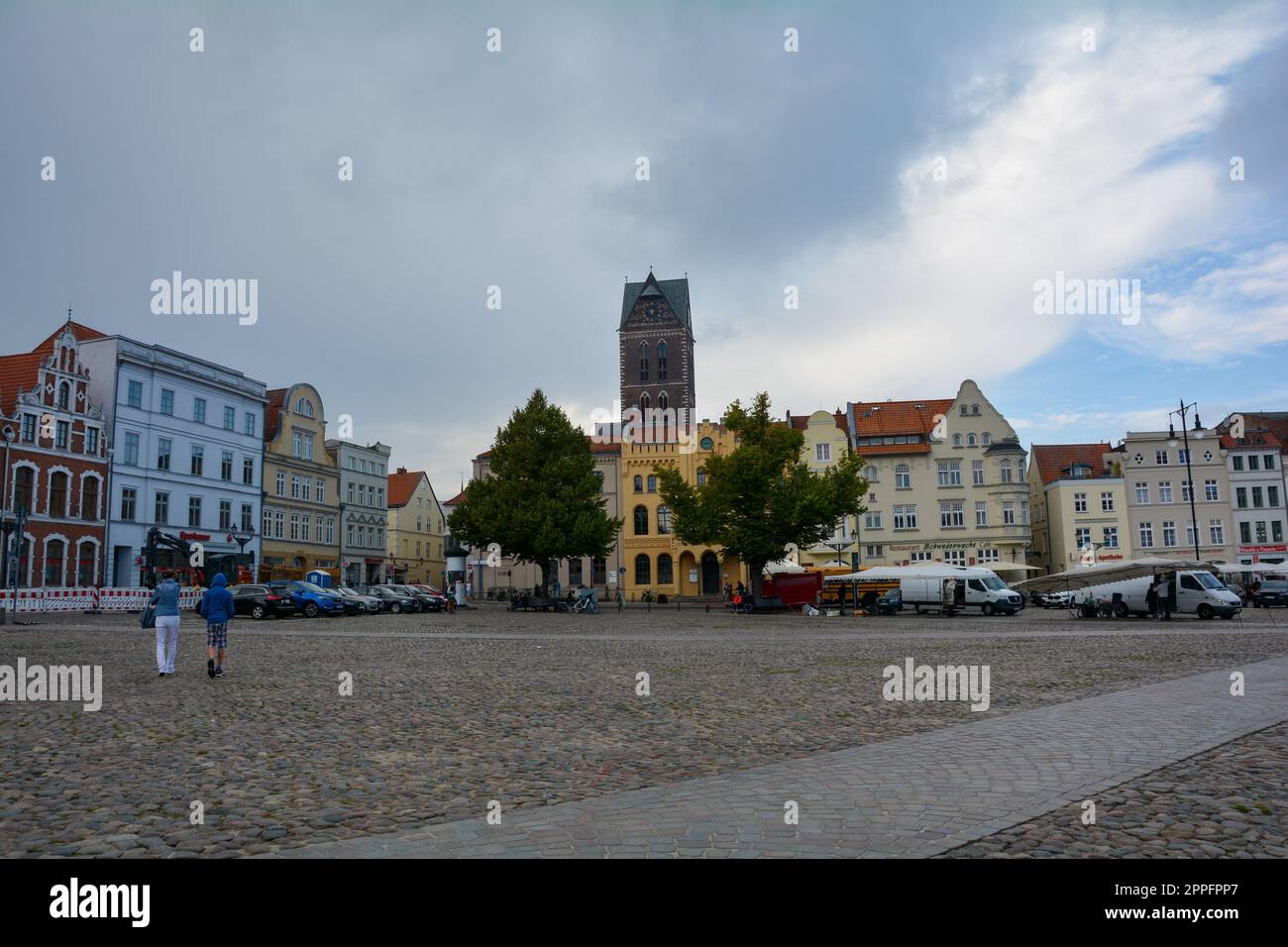 Wismar, Allemagne, 10 septembre 2022 - rue dans le centre-ville Banque D'Images