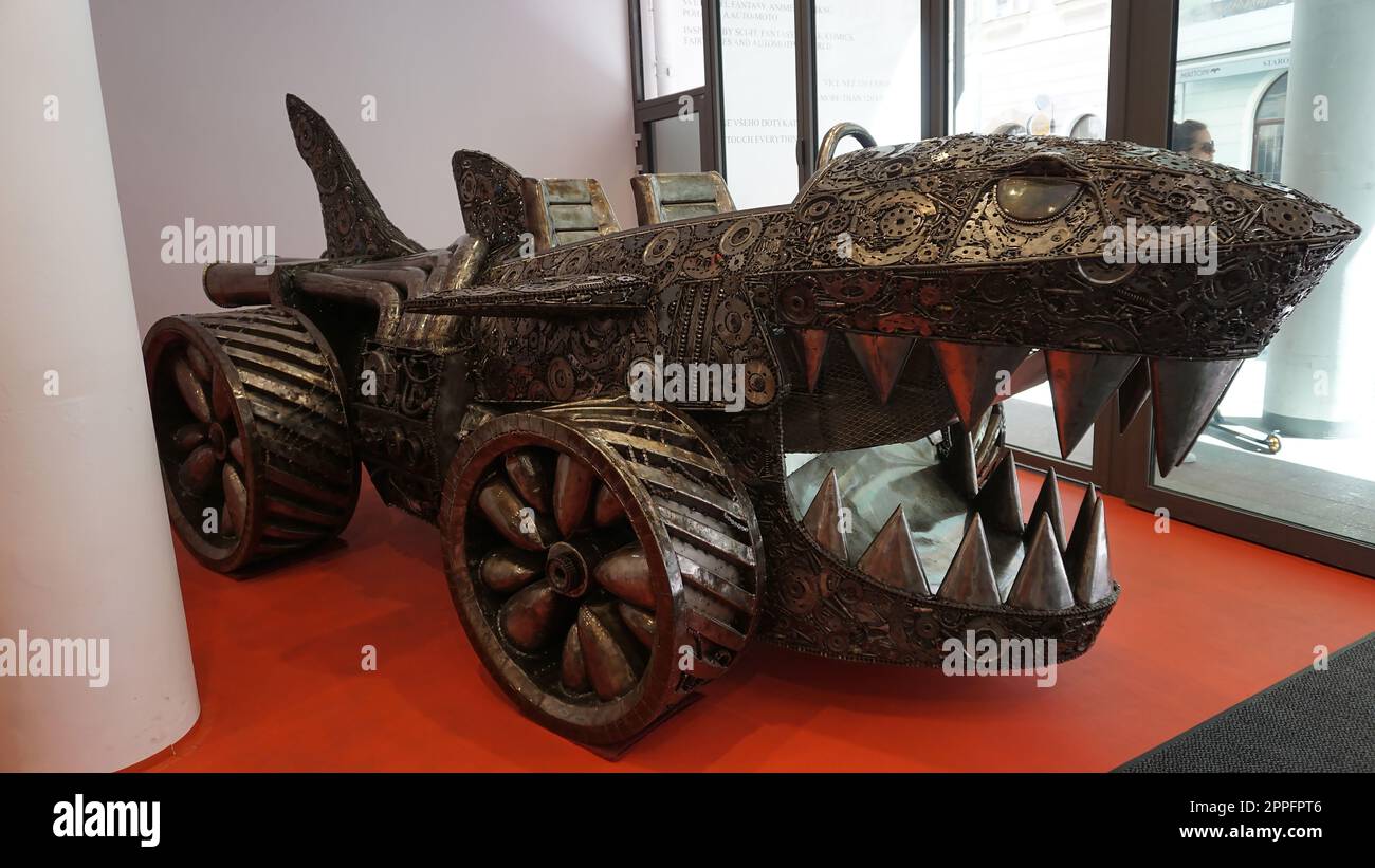 Prague, République Tchèque - 11 mai 2022: La Galerie des figures de l'acier peut sans aucun doute être décrite comme une galerie d'art contemporain unique. Banque D'Images