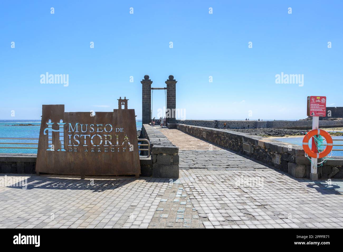 Vue sur l'entrée de Castillo de San Gabriel à Arrecife, Lanzarote Banque D'Images