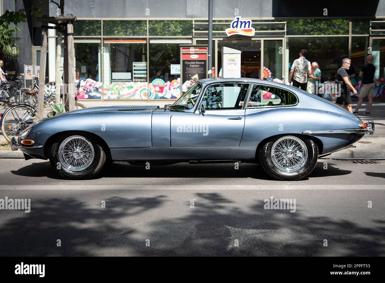 BERLIN - 18 JUIN 2022 : voiture de sport Jaguar E-Type. Classic Days Berlin. Banque D'Images