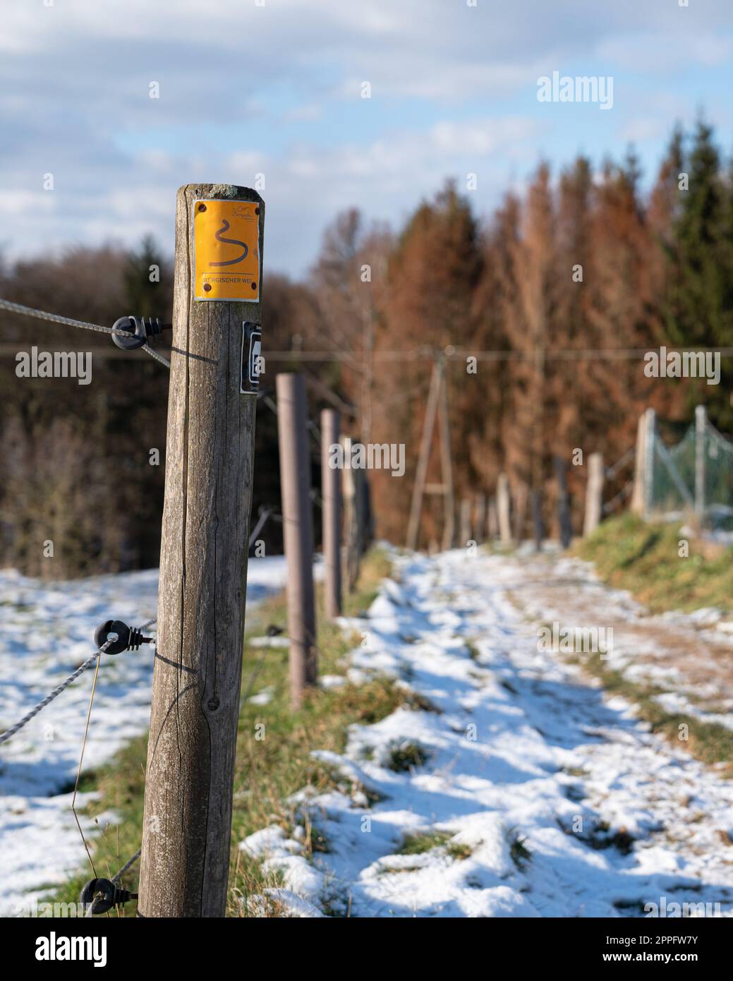 Waypoint de Bergischer Weg près d'Odenthal, Allemagne Banque D'Images