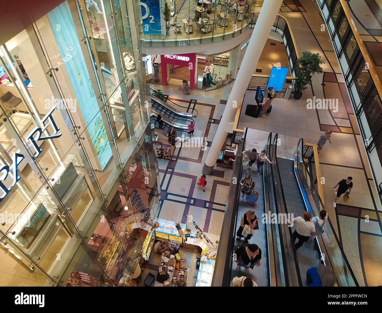 Intérieur du Palladium Shoppingmall à Prague, tchèque Banque D'Images