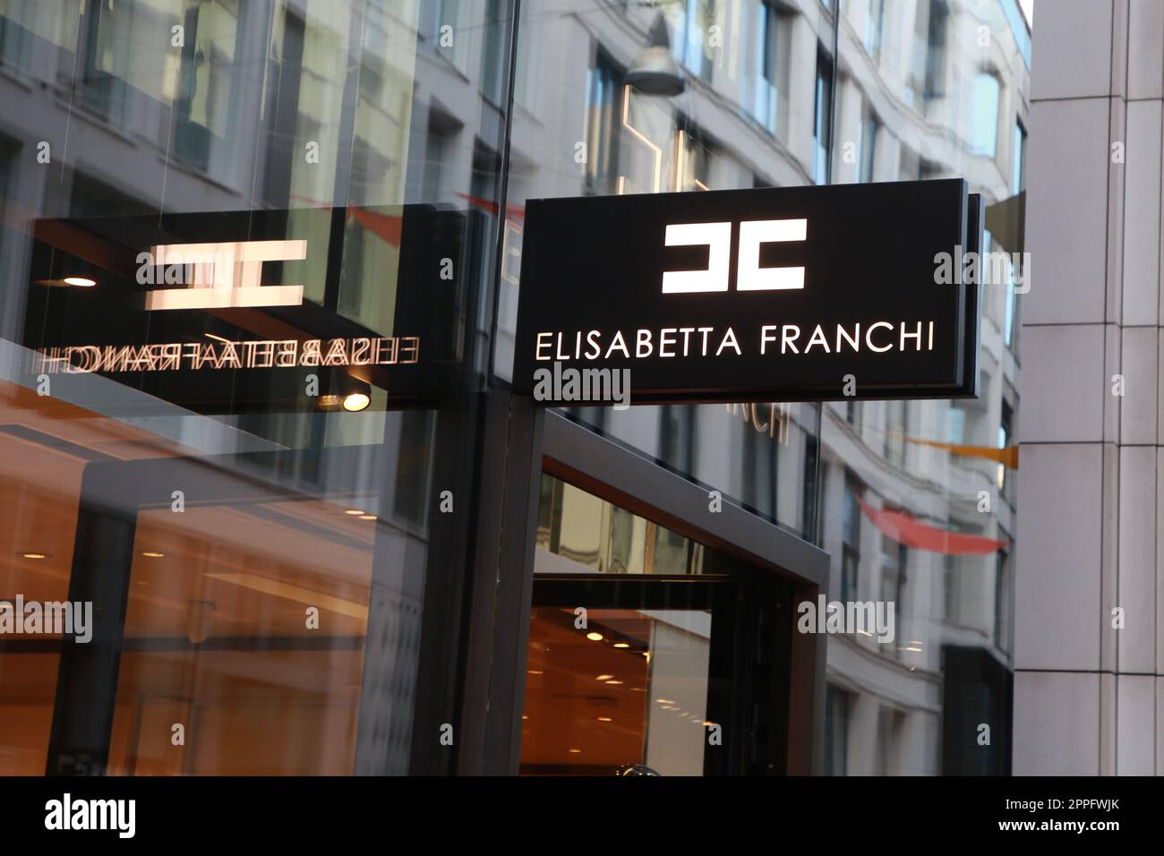 Ouverture du magasin monobrand de la designer italienne Elisabetta franchi, Neuer Wall Hamburg, 14.07.2022 Banque D'Images